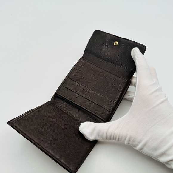 Louis Vuitton Damier Wallet - Picture 6 of 9